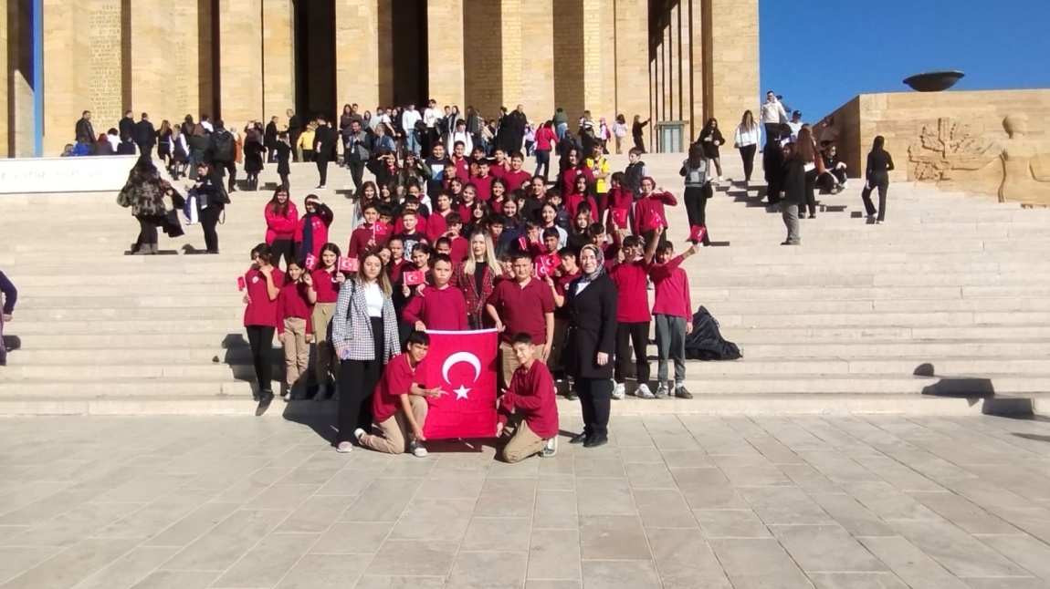 OKULUMUZ 7. SINIF ÖĞRENCİLERİ ANITKABİR'DE