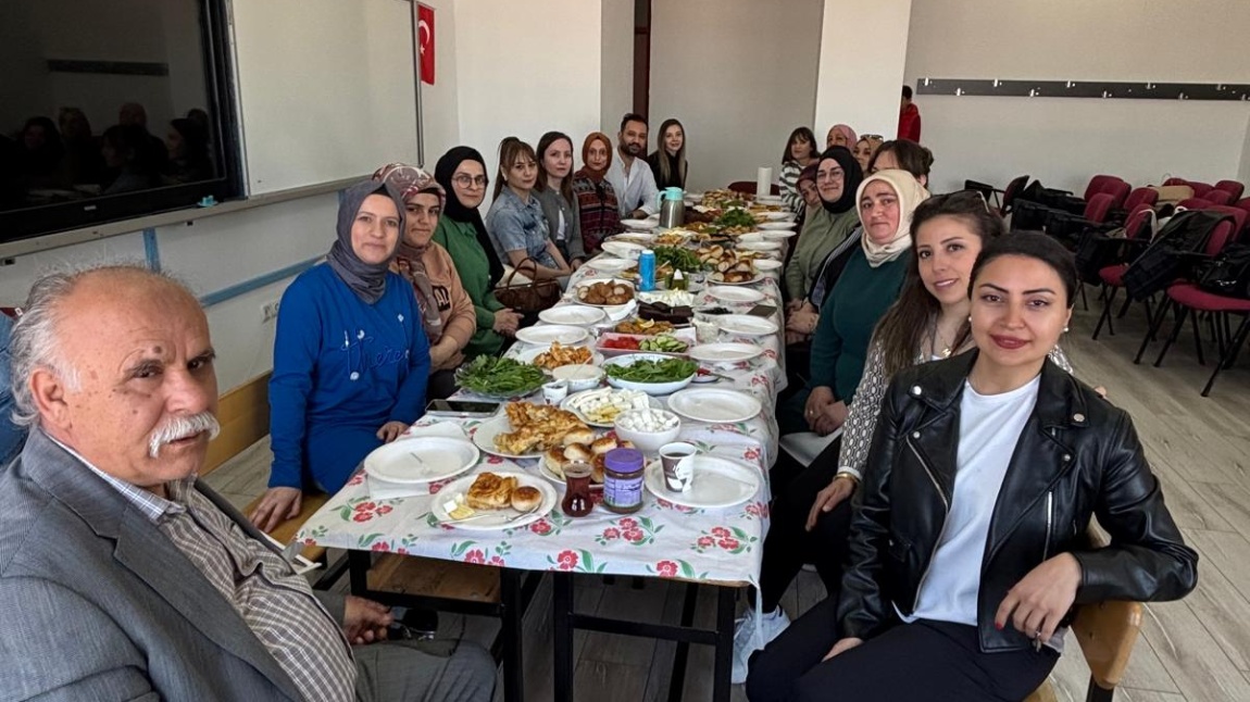 AİLEMLE EĞİTİM YOLCULUĞUM